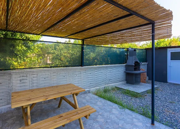 Azalea 1 Вилла *